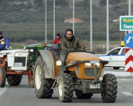 Пътни блокади в Гърция и Франция преди Коледа