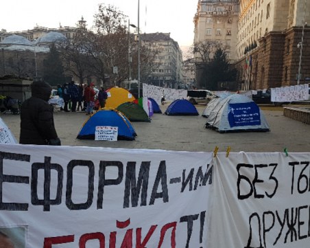 Премиерът на среща с протестиращите медици