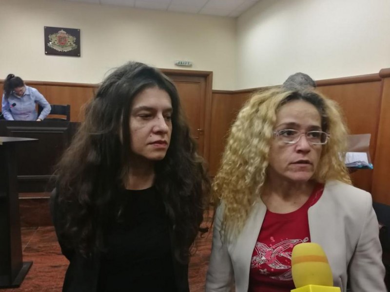 Искат отлагане на делото срещу Иванчева заради проблеми със слуха на заместничката й