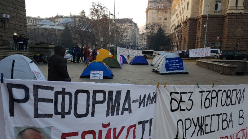 Премиерът на среща с протестиращите медици