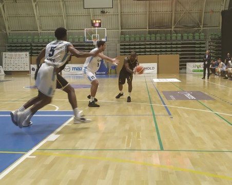 5 от 5 за Академик Бултекс 99 в Балканската лига