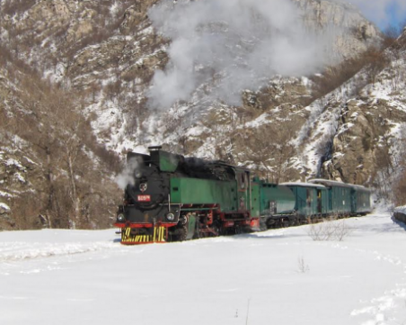 Празнично пътуване с парен локомотив по теснолинейката между Септември и Велинград