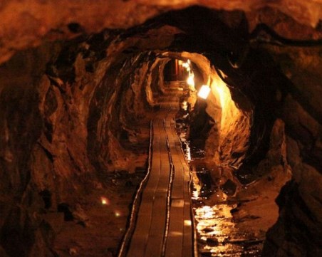 Тежък инцидент в Китай, загинаха 14 миньори