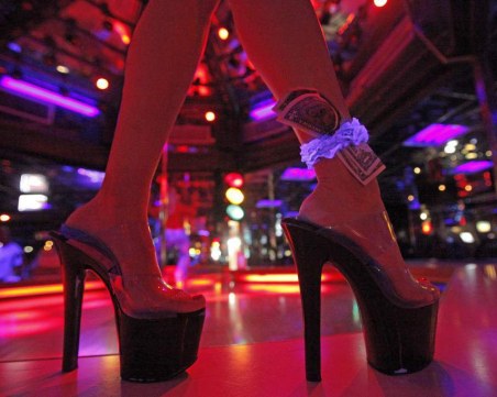 Уволниха шеф в Силиконовата долина, похарчил хиляди долари за стриптизьорки