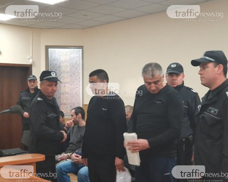 Паникьосан убиец?!Пъха трупа в бидон и сяда да пие с приятели