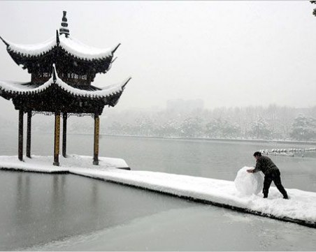Времето полудя! Жега в Москва, -40 в Китай