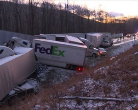 Меле! 58 автомобила се нанизаха в САЩ