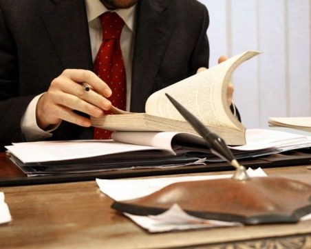 Не отваряйте! Имената на пловдивска адвокати - забъркани в схема с източване на пари с фишинг