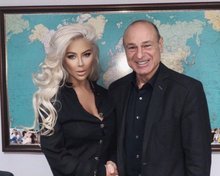 Андреа и Митко Димитров си стиснаха ръцете