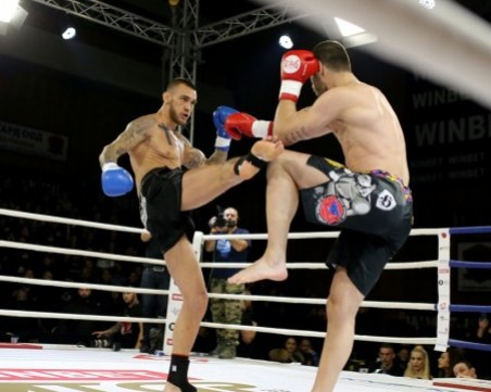 Дани Илиев просна Деян Топалски в 4-я рунд в дербито на кикбокса