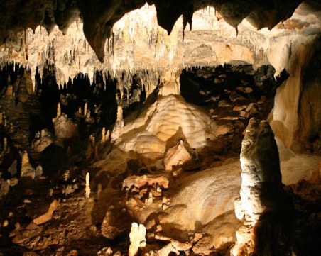 Влагат 3,5 млн.лева в пещерите в Родопите