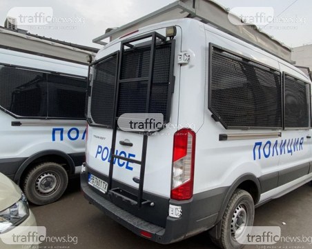 Спецполицаи блокираха Столипиново, пазят от безредици