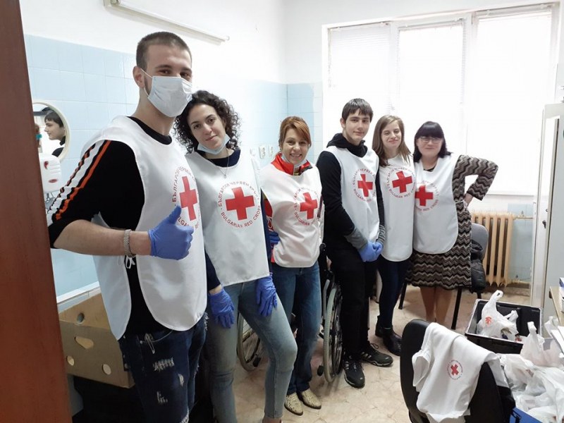 Доброволци дариха надежда на пациенти в пловдивска болница