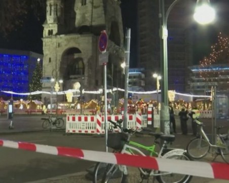 Евакуираха Коледния базар в Берлин