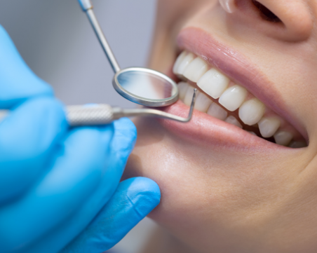 Българите над 65 години с безплатни зъбни протези, плащат само за труда