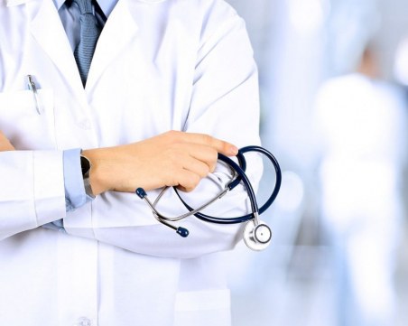 Лекар получи условна присъда заради смъртта на бебе по време на раждане