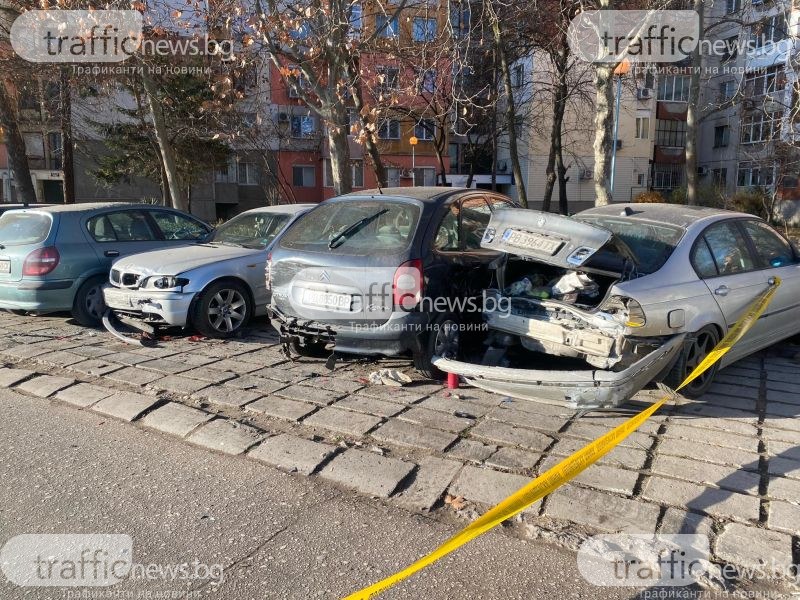 Младежи с БМВ потрошиха 6 автомобила в Пловдив