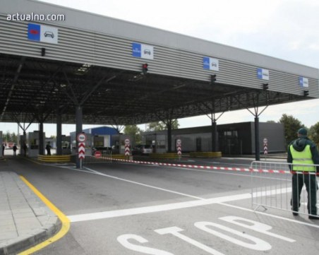 Интензивен трафик на Капитан Андреево, по другите граници е нормално