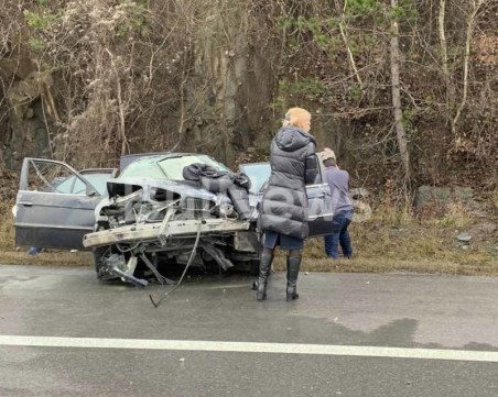 БМВ се размаза на излизане от АМ 