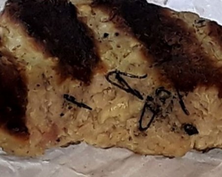 На косъм от трагедията! Тел в изпечено кюфте едва не разкъса гърлото на пловдивчанин