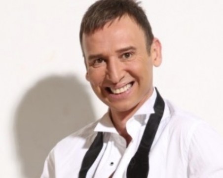 Виктор Калев осиновява дете?