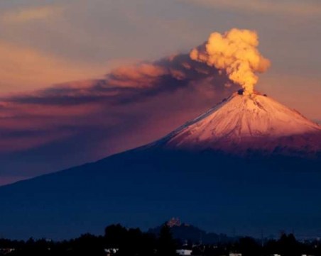 Вулканът Попокатепетъл се събуди, бълва пепел
