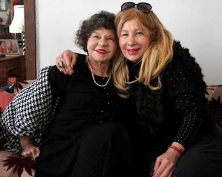 Дъщерята на Стоянка Мутафова:  Все още се събуждам вечер да и давам лекарствата