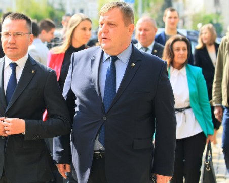 Каракачанов: Джамбазки да си носи последствията