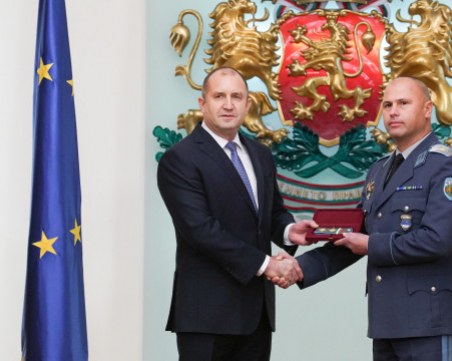 Президентът удостои ген. Явор Матеев с висшето офицерско звание 