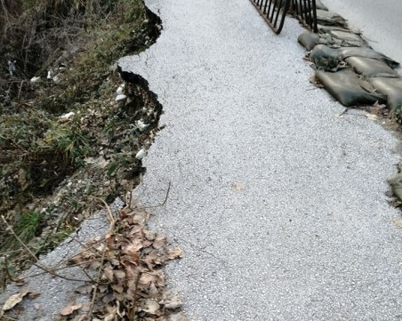 Укрепват свлачището край Асенова крепост с 460 000 лева