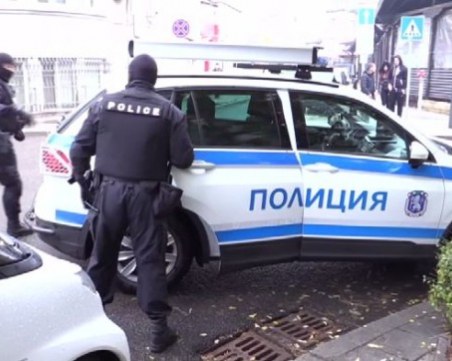 Активни проверки по магазините в Пазарджик, иззеха 58 спортни стоки