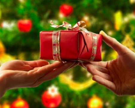 Дефектни подаръци и закъснели доставки изнервиха редица българи по празниците