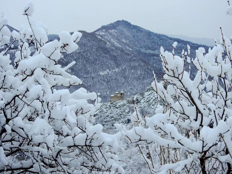 Сняг заваля на 20 км от Пловдив! Обявиха жълт код за 8 области