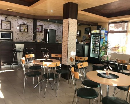 Готвачка работи 2 години без договор край Пловдив, заведението - с минимална глоба