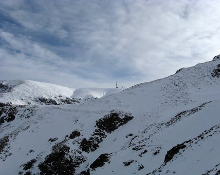 Сняг скова част от страната! Температурите - минусови, пътищата - мокри