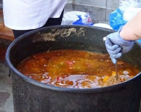 Курбан за по-малко катастрофи раздадоха на пътя Смолян - Пловдив