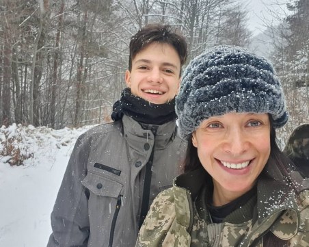 Яна Маринова трогна феновете си със снимка със сина си