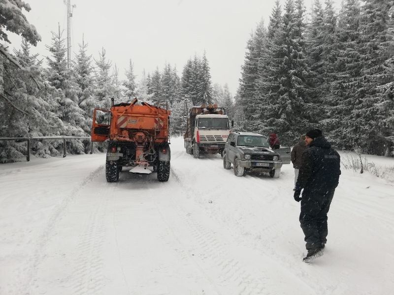 Блокада на пътя над Перущица заради незаконно преминаващи камиони