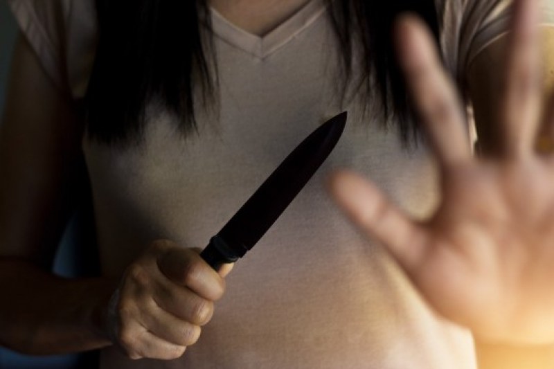 Жена намушка с нож съпруга си след скандал
