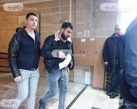 Убиецът от Столипиново имал стар конфликт с жертвата си, появи се в съда с тежки рани