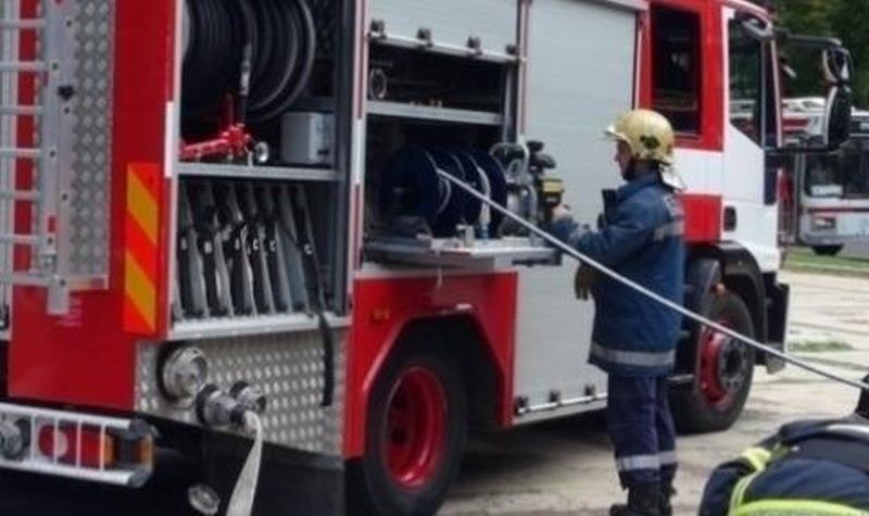 Сляп мъж почина при пожар в каравана в Бургас