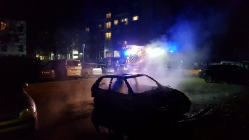 Подпалиха 220 автомобила в новогодишната нощ