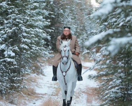 Ким Чен Ун отново яхна бял кон. Защо?