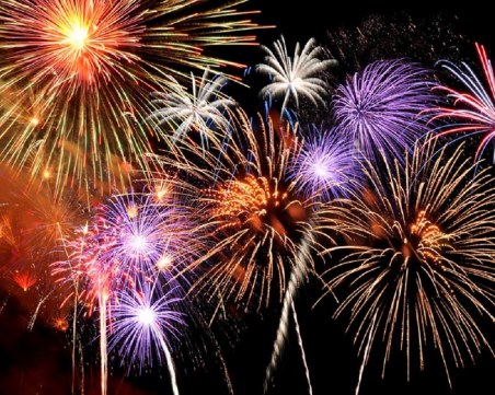 8 души, сред които и дете, пострадали от фойерверки по празниците
