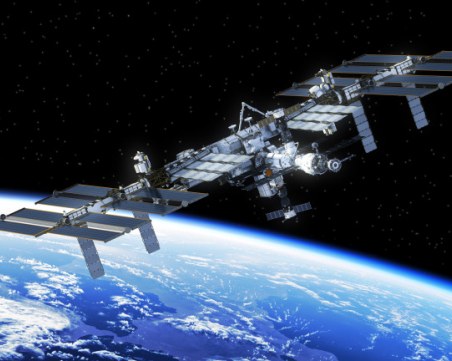 Астронавтите на МКС останаха без тоалетни, ползват памперси