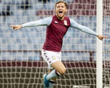 Трети българин игра за английския Астън Вила