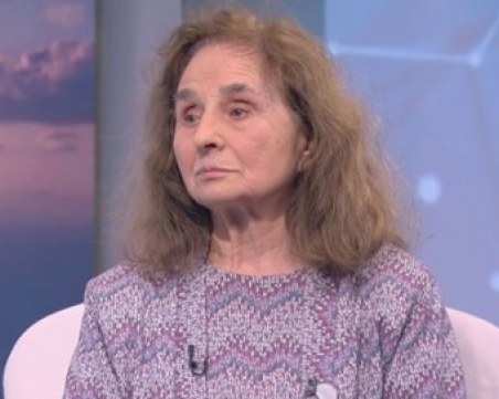 Да се освободиш от болката: 83-годишна жена вдъхва кураж на пациенти