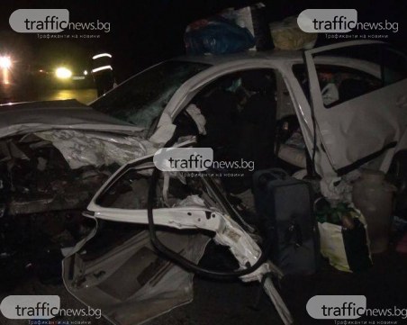 Двама души са в болница след мелето край Карлово, пътят е затворен