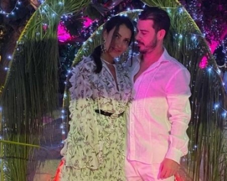 Наш национал празнува с Франческо Тоти на Малдивите