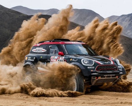 Шампион от Формула 1 стартира в историческо рали Дакар